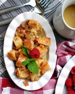 Dessert - Recipe for bread pudding with whiskey sauce